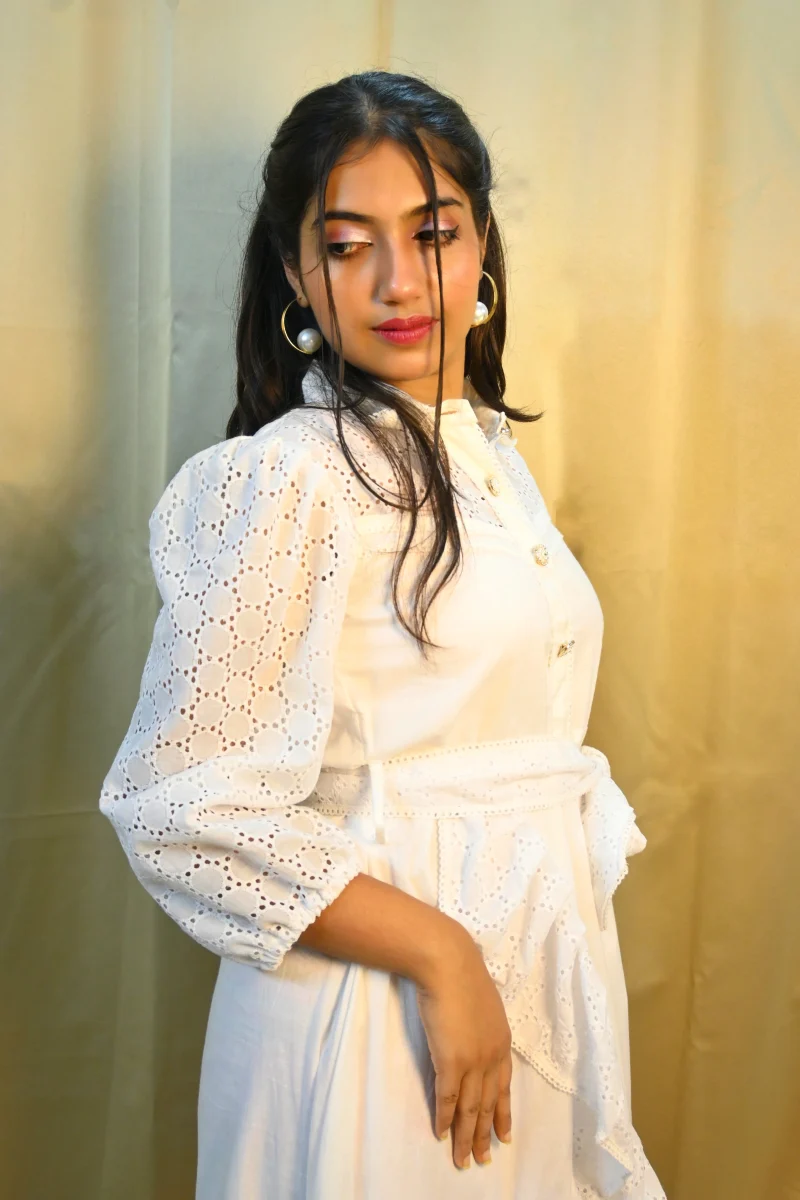WHITE HAKOBA DRESS - Image 2